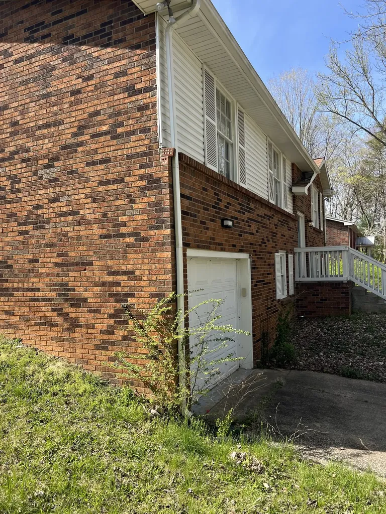1270 Slayden Circle Clarksville TN 37040
