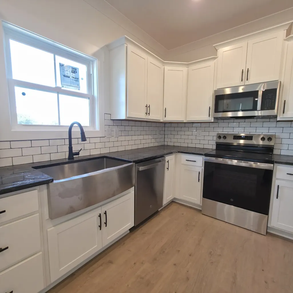 3162 E Old Ashland City Road, E Clarksville TN 37043