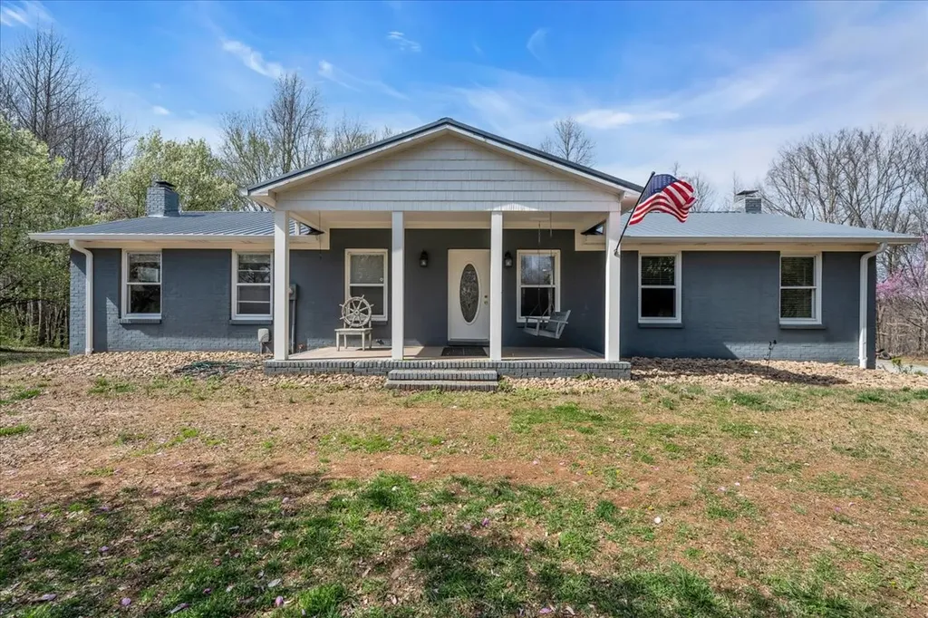 1389 Coconut Ridge Road Smithville TN 37166