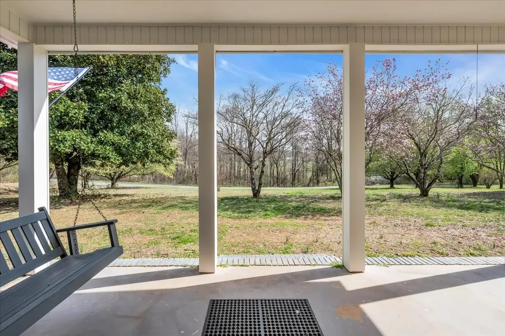 1389 Coconut Ridge Road Smithville TN 37166