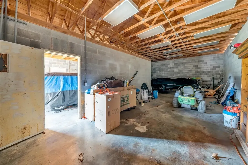 1389 Coconut Ridge Road Smithville TN 37166