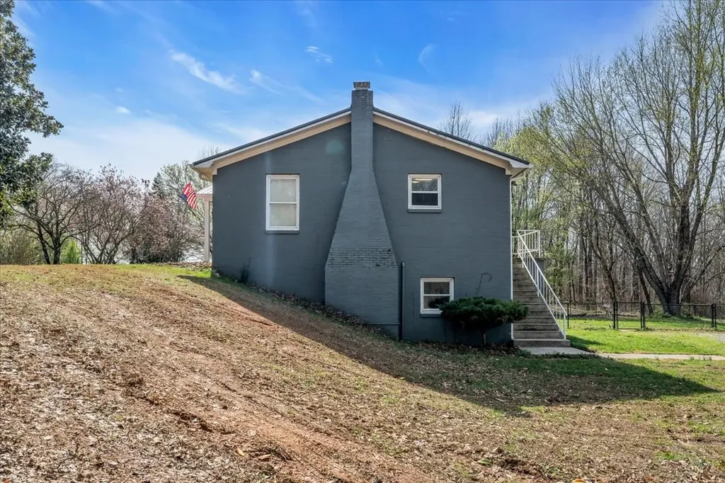 1389 Coconut Ridge Road Smithville TN 37166