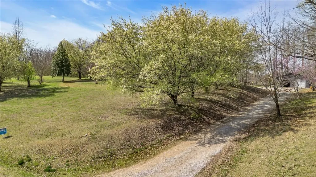 1389 Coconut Ridge Road Smithville TN 37166