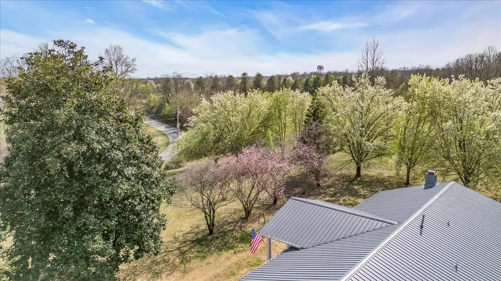 1389 Coconut Ridge Road Smithville TN 37166