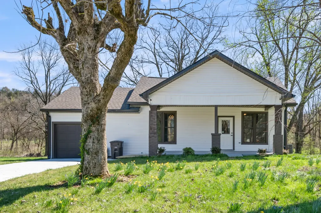 469 E Main Street Cookeville TN 38506