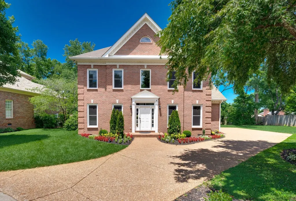 1605 Ardenwood Court Nashville TN 37215