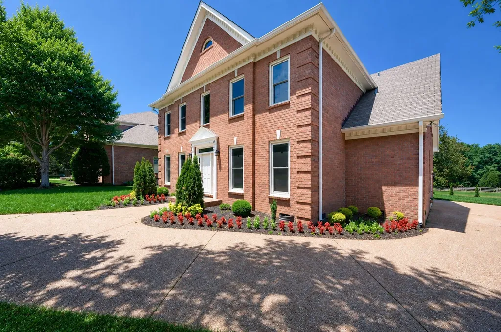 1605 Ardenwood Court Nashville TN 37215