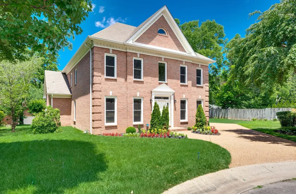 1605 Ardenwood Court Nashville TN 37215