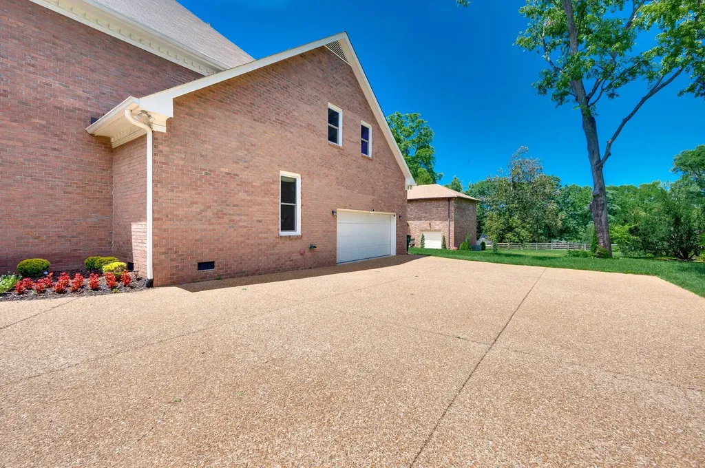 1605 Ardenwood Court Nashville TN 37215