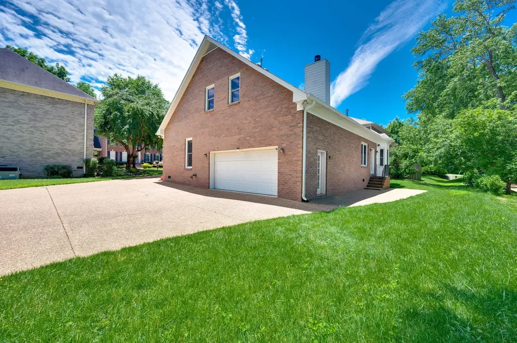 1605 Ardenwood Court Nashville TN 37215