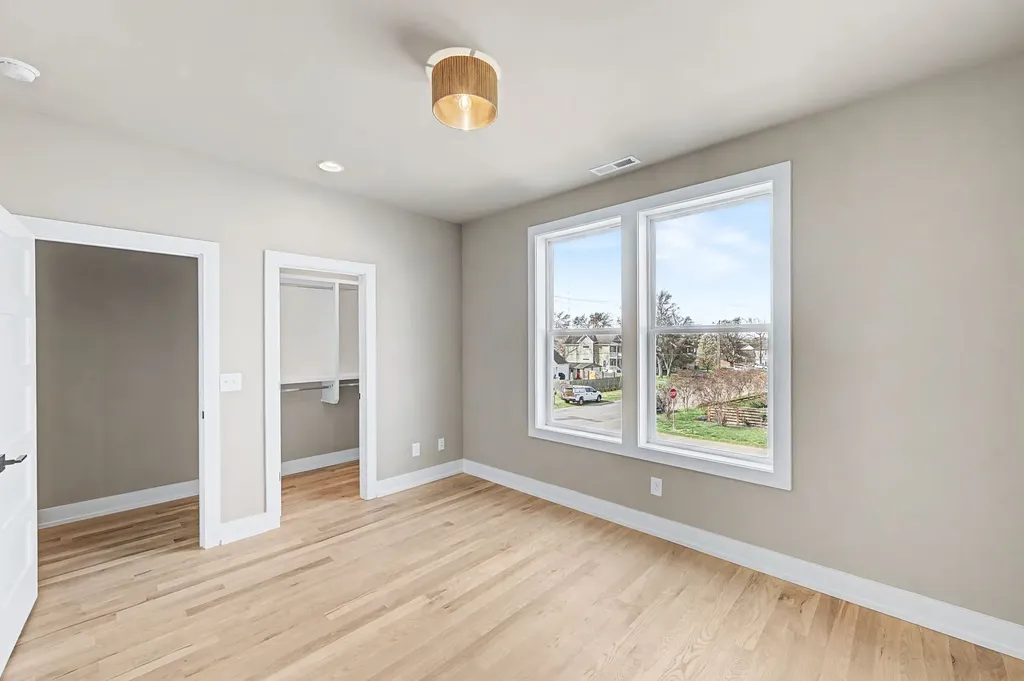 798 45th Avenue N Nashville TN 37209