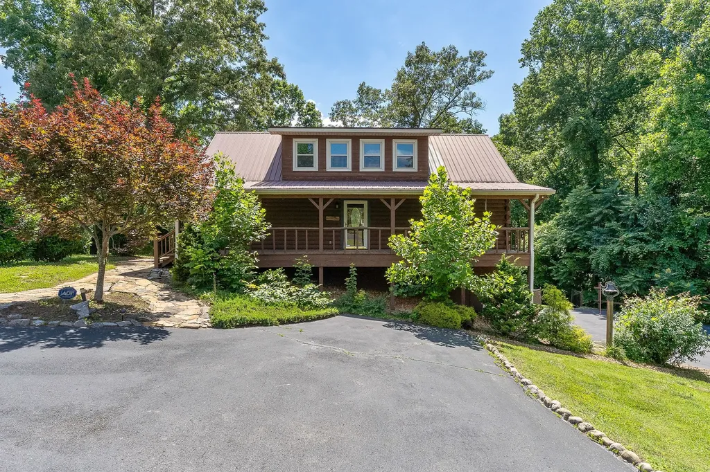 142 Rayahs Way Quebeck TN 38579