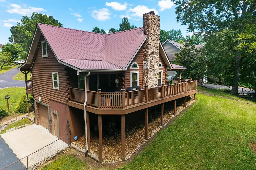 142 Rayahs Way Quebeck TN 38579