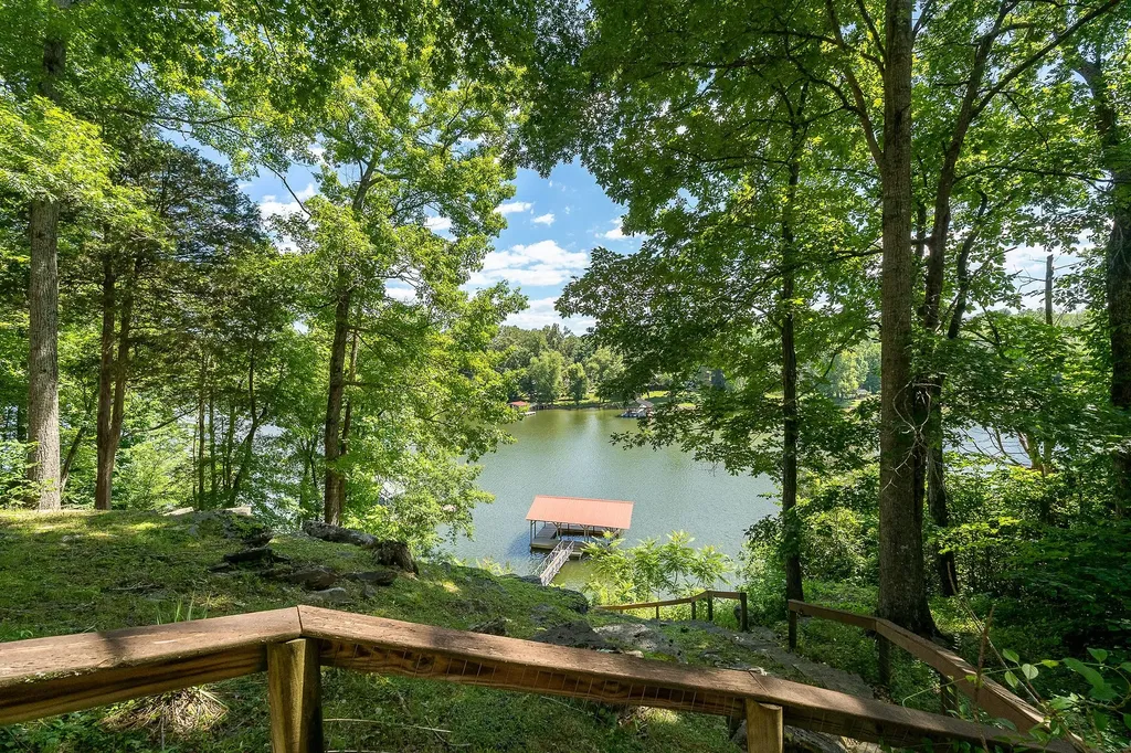 142 Rayahs Way Quebeck TN 38579