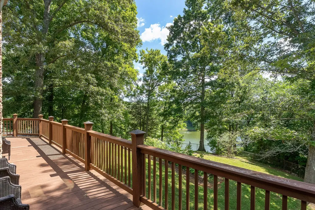 142 Rayahs Way Quebeck TN 38579