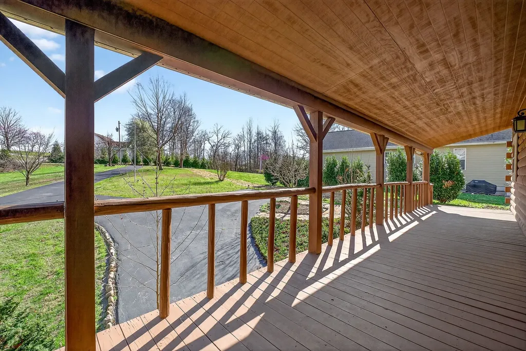 142 Rayahs Way Quebeck TN 38579