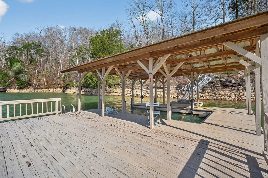 142 Rayahs Way Quebeck TN 38579