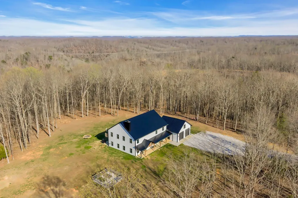 1658 Apache Trail Pegram TN 37143