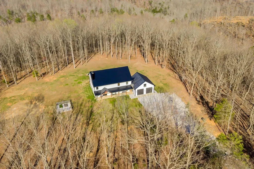 1658 Apache Trail Pegram TN 37143
