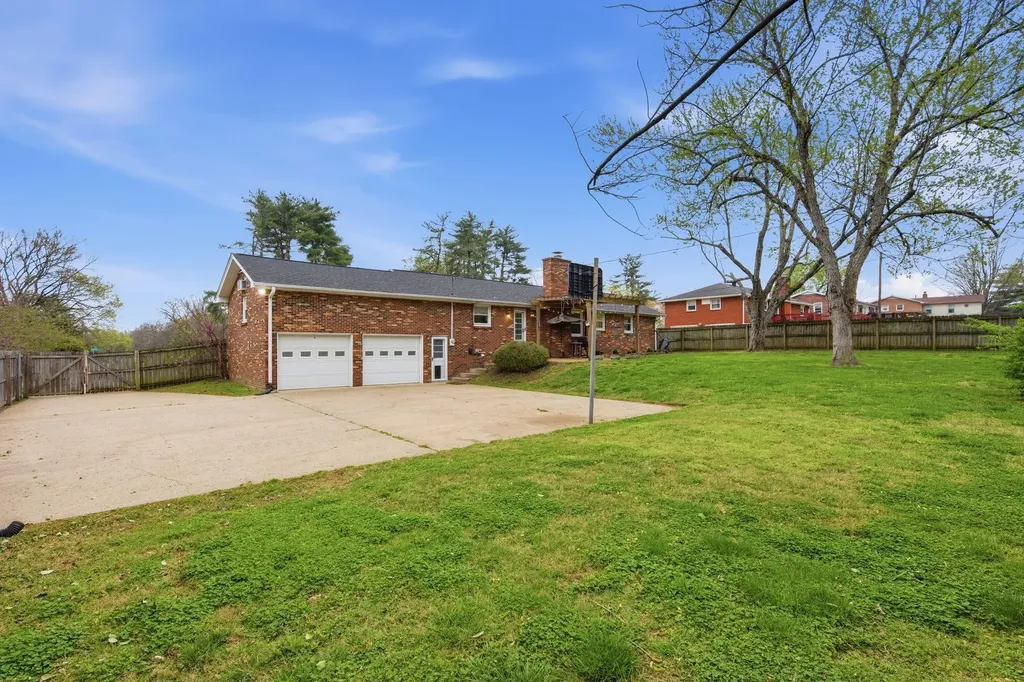 5171 Regent Drive Nashville TN 37220