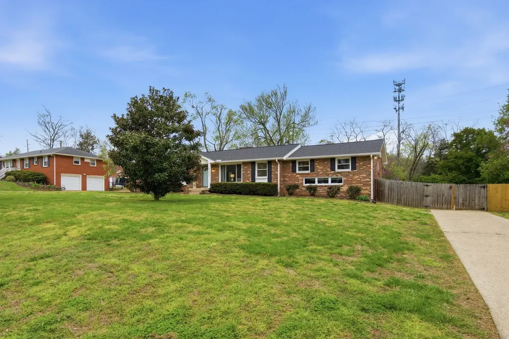 5171 Regent Drive Nashville TN 37220