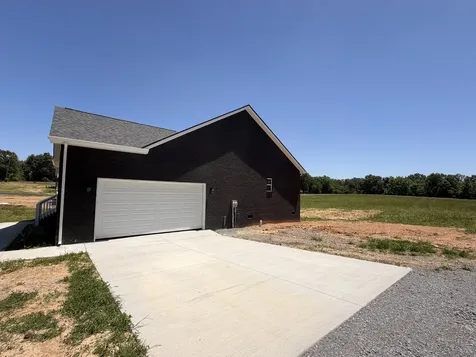 527 Old Hopkinsville Road Cadiz KY 42211