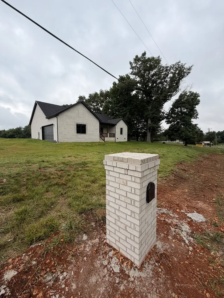 523 Old Hopkinsville Road Cadiz KY 42211