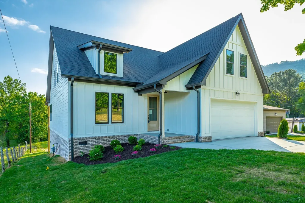 674 Courtney Lane Chattanooga TN 37415