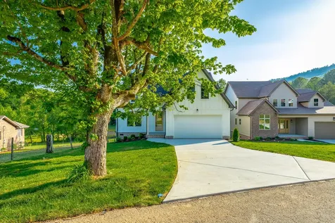 674 Courtney Lane Chattanooga TN 37415