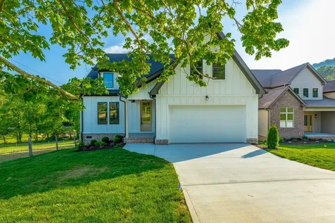 674 Courtney Lane Chattanooga TN 37415