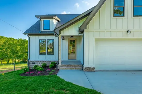 674 Courtney Lane Chattanooga TN 37415