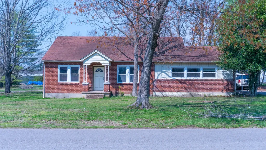 502 Church Street White Bluff TN 37187