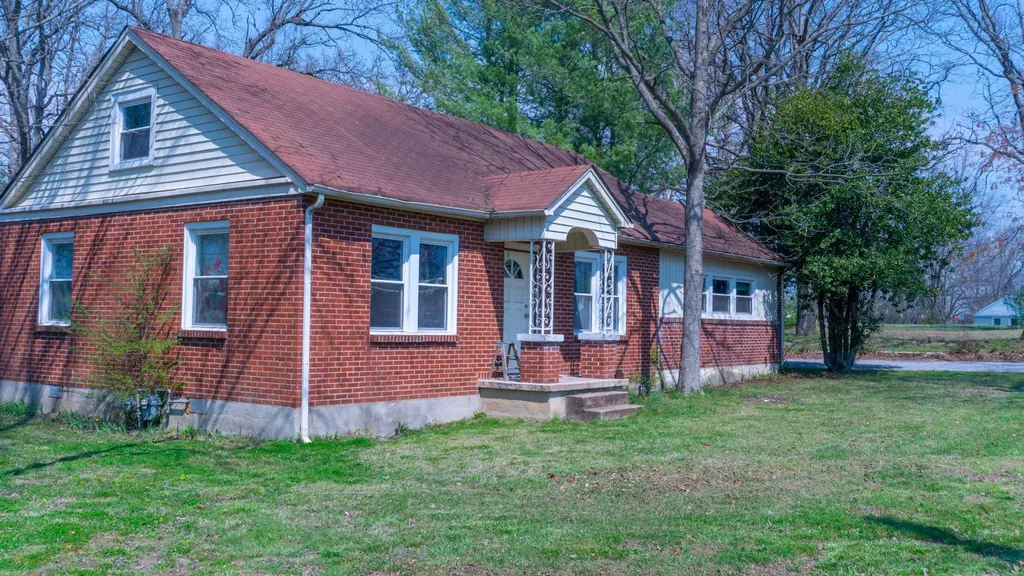 502 Church Street White Bluff TN 37187
