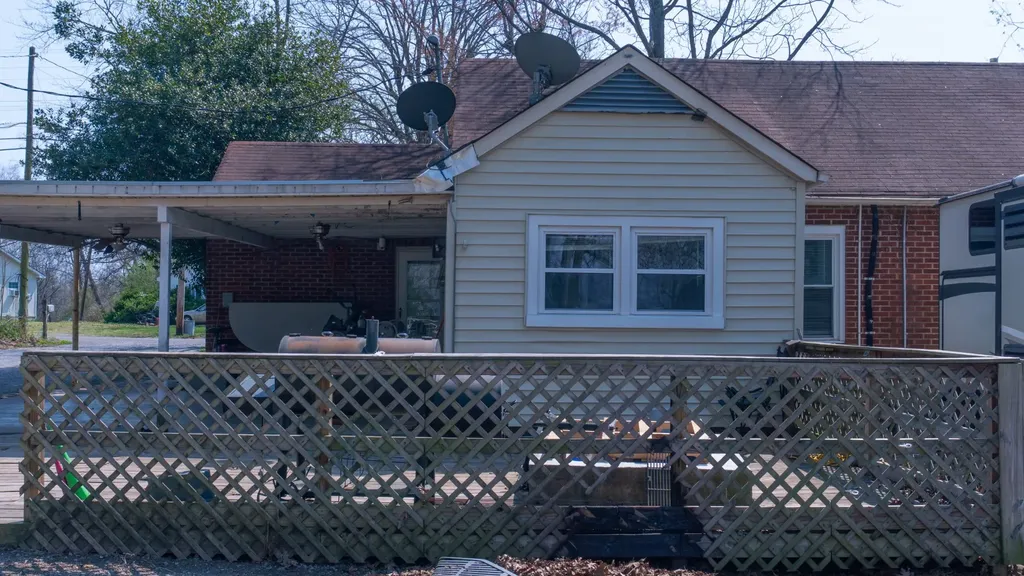 502 Church Street White Bluff TN 37187