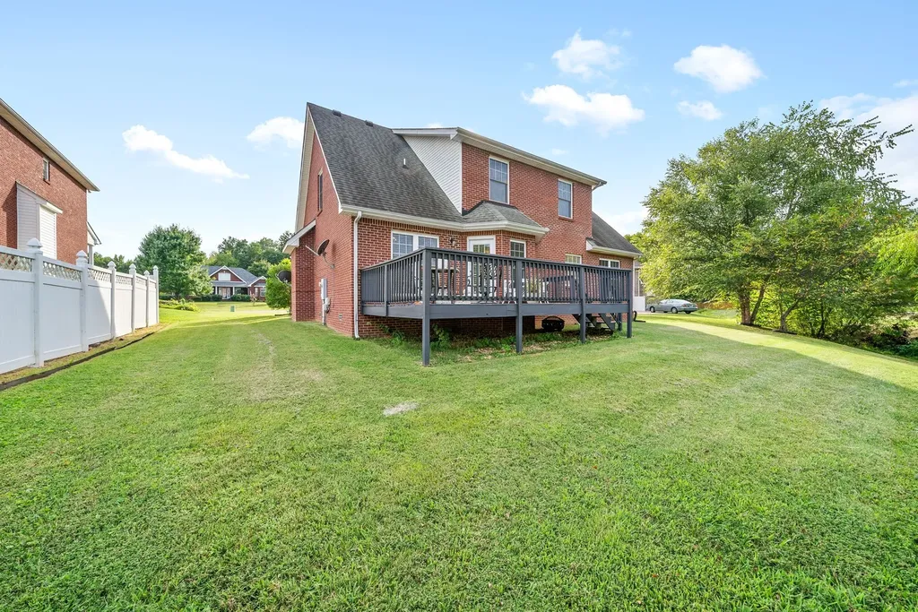 135 Weymouth Court Clarksville TN 37043