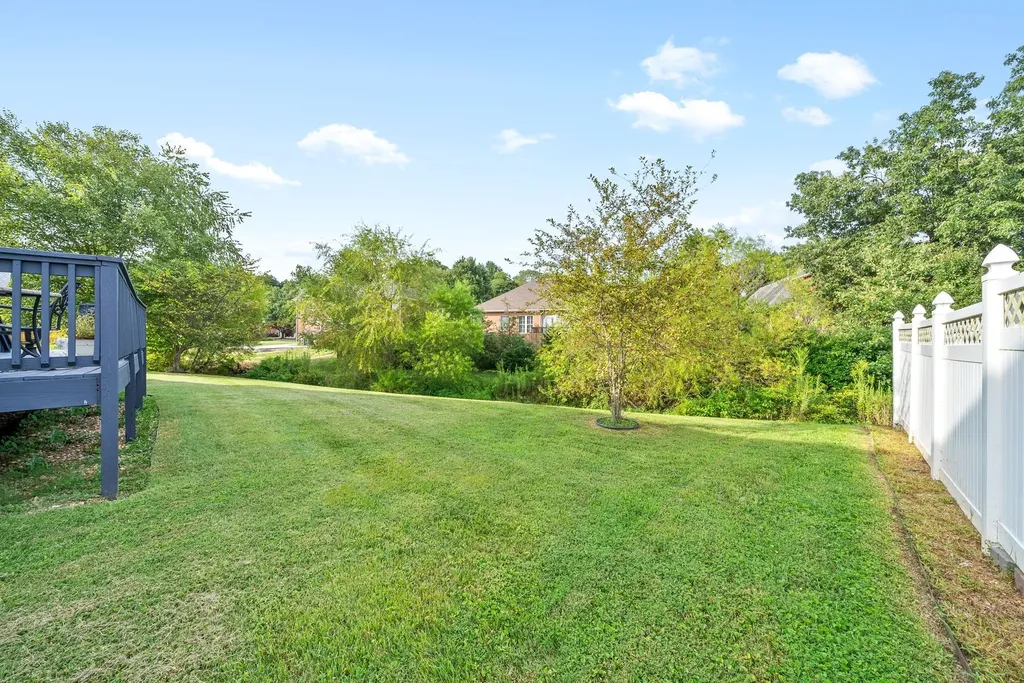 135 Weymouth Court Clarksville TN 37043