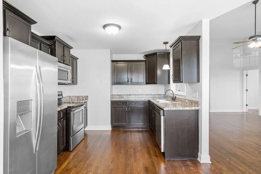 2329 Spike Court Clarksville TN 37040