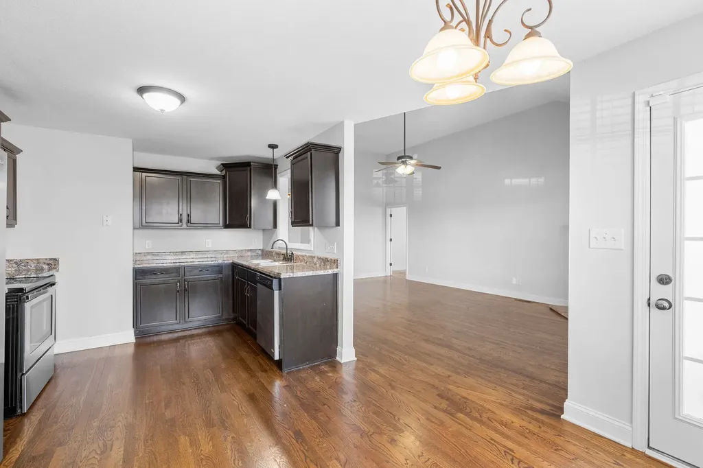 2329 Spike Court Clarksville TN 37040