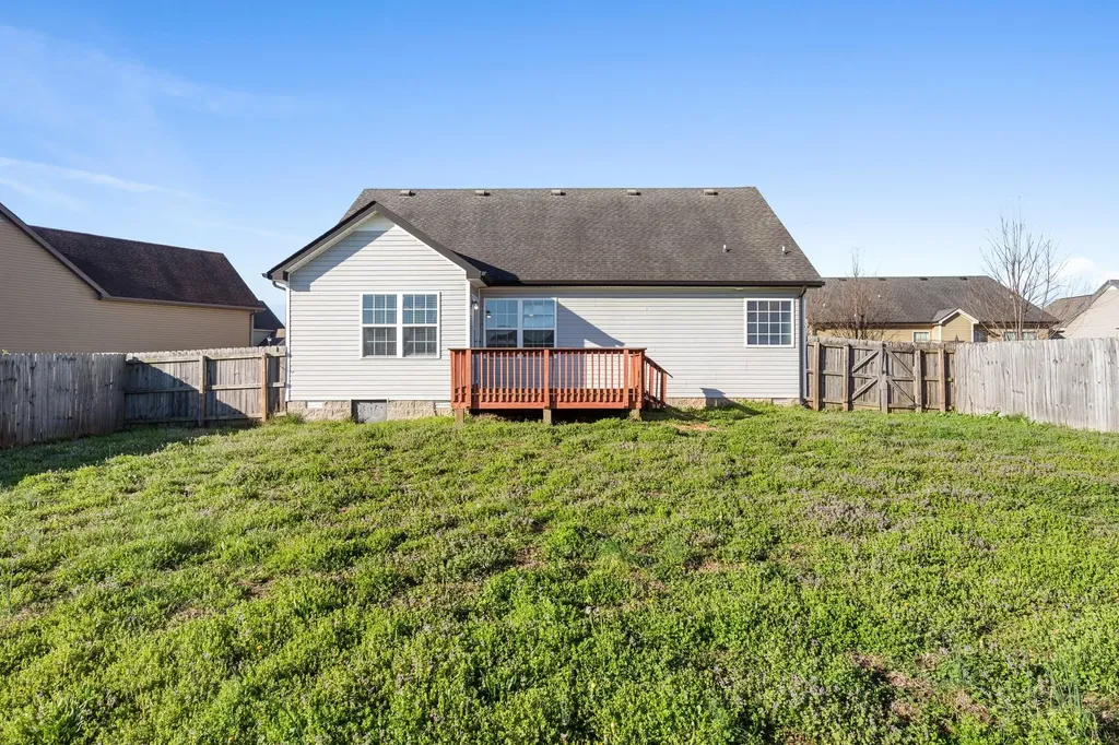 2329 Spike Court Clarksville TN 37040