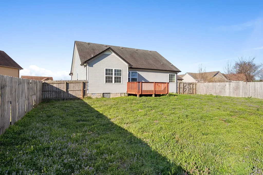 2329 Spike Court Clarksville TN 37040