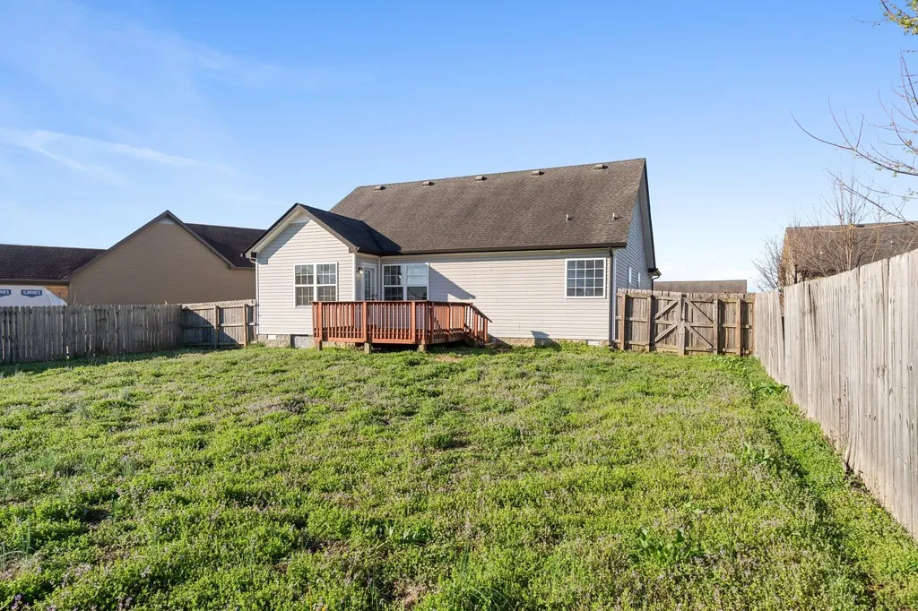 2329 Spike Court Clarksville TN 37040