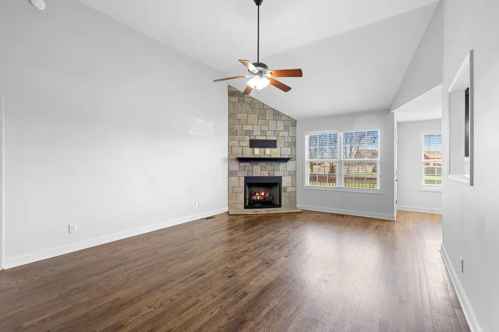 2329 Spike Court Clarksville TN 37040