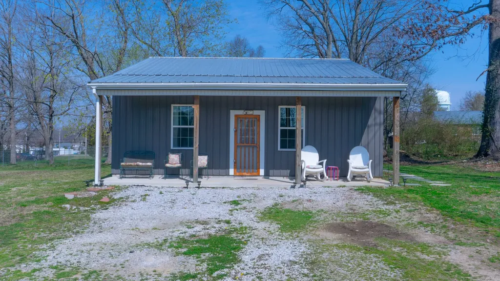 506 Church Street White Bluff TN 37187