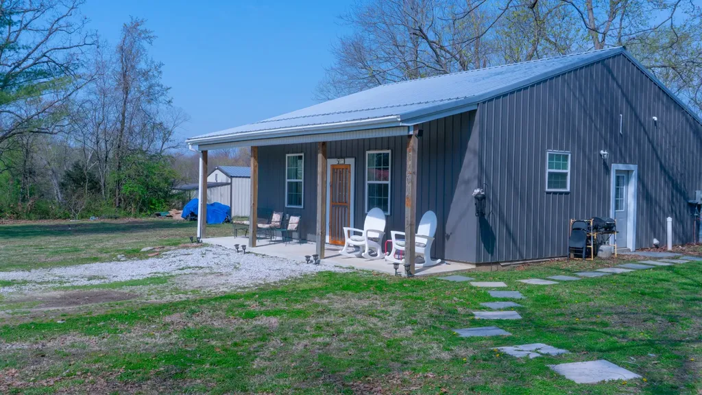 506 Church Street White Bluff TN 37187