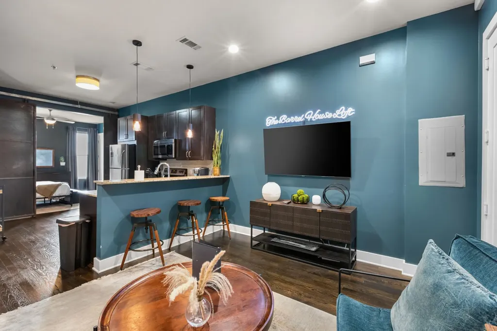 210 30th Ave, N Nashville TN 37203