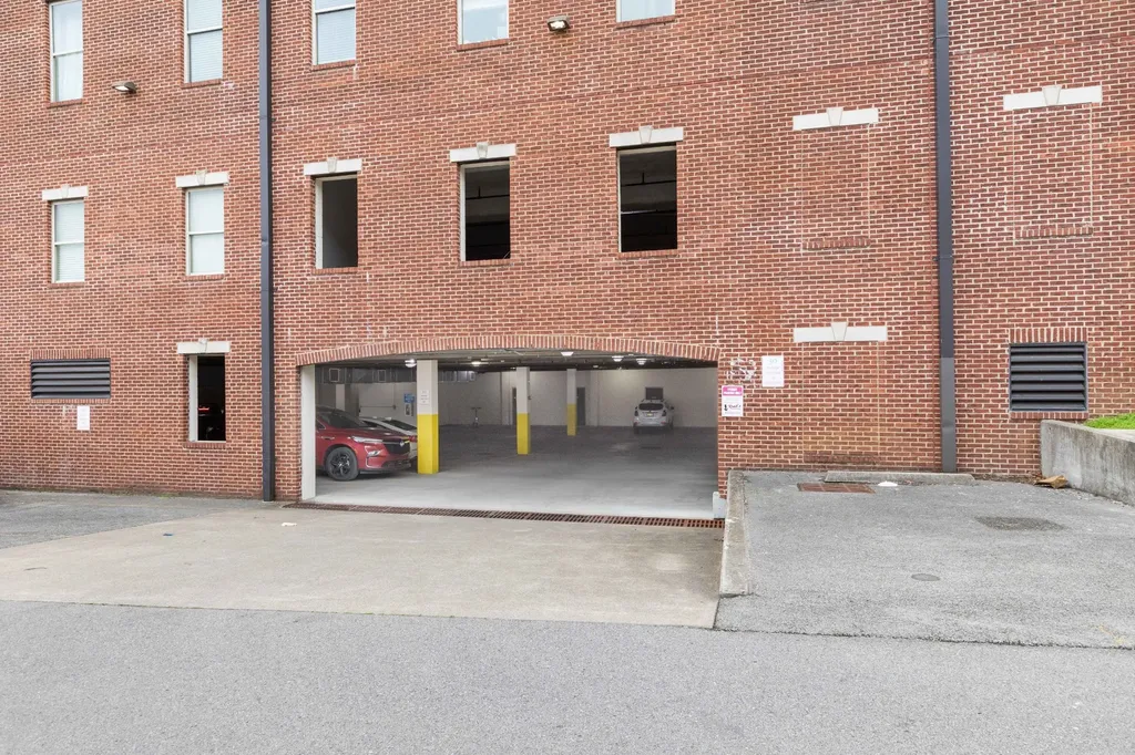 210 30th Ave, N Nashville TN 37203