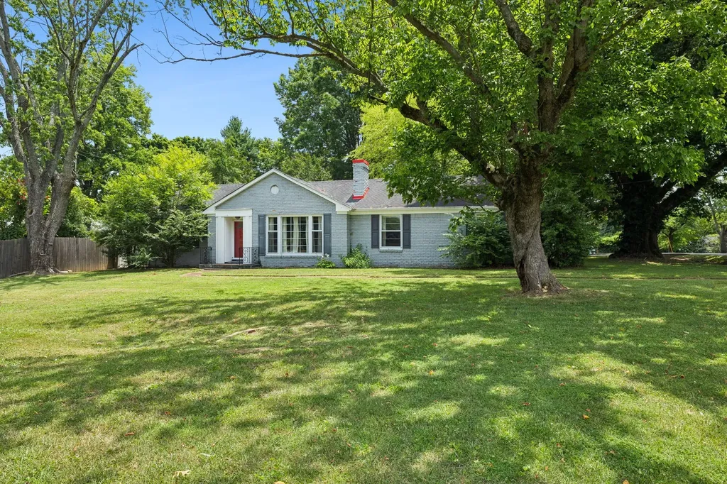 2009 Lebanon Pike Nashville TN 37210