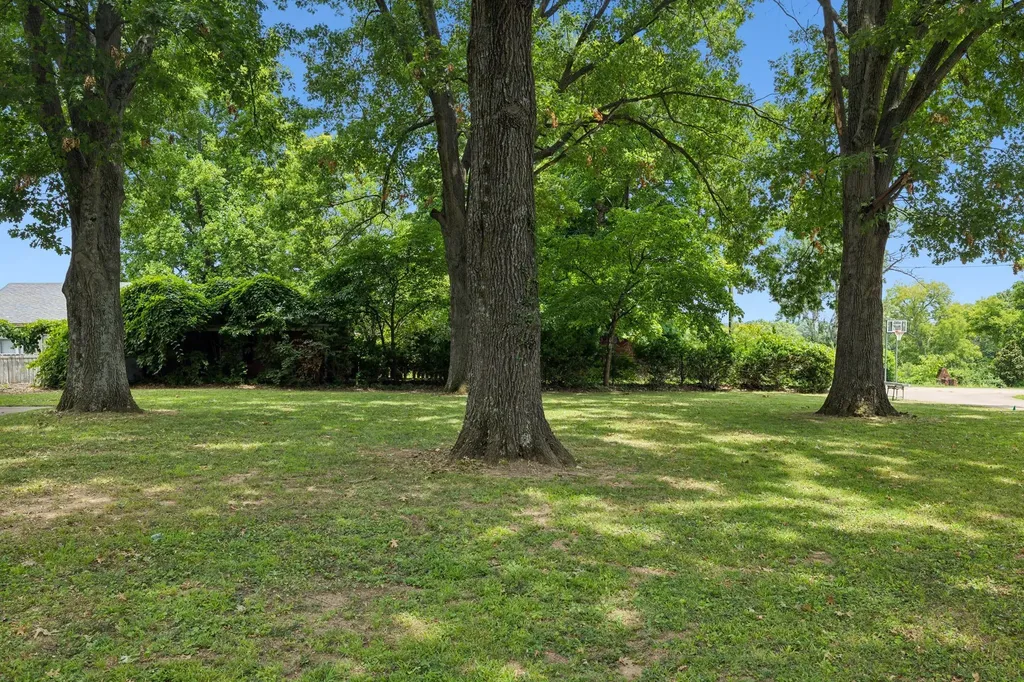 2009 Lebanon Pike Nashville TN 37210