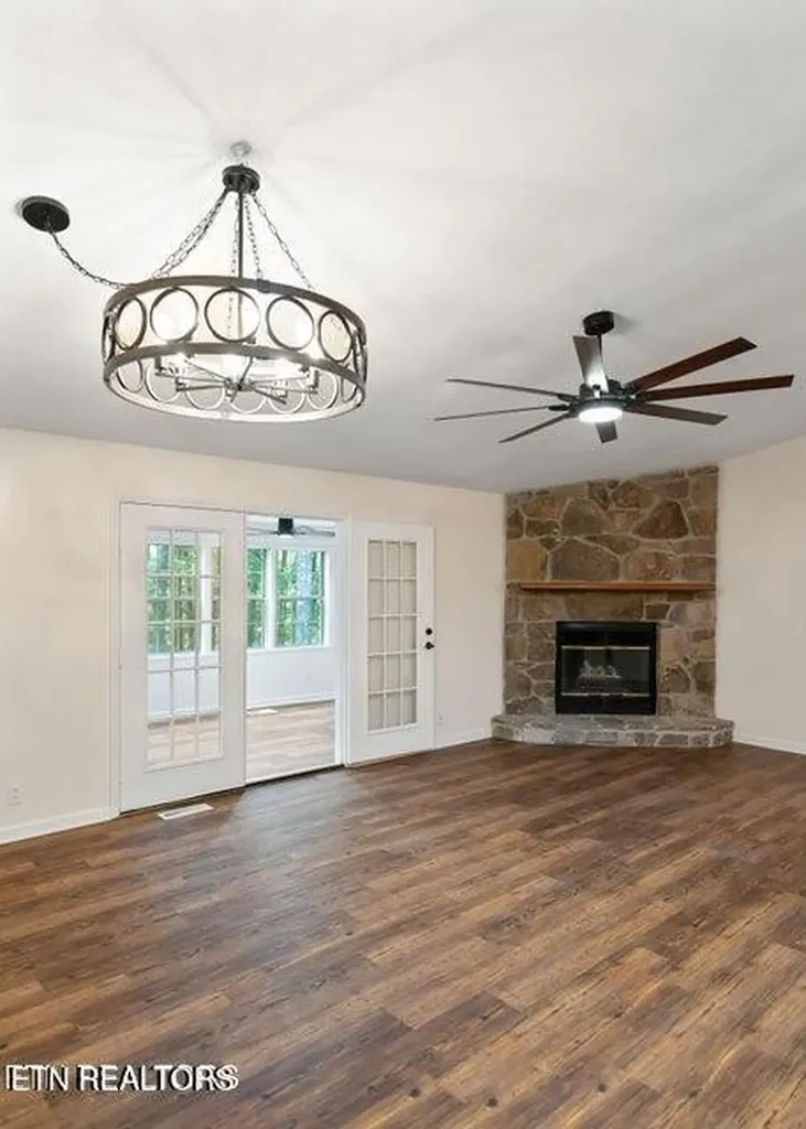 334 Lakeview Drive Crossville TN 38558
