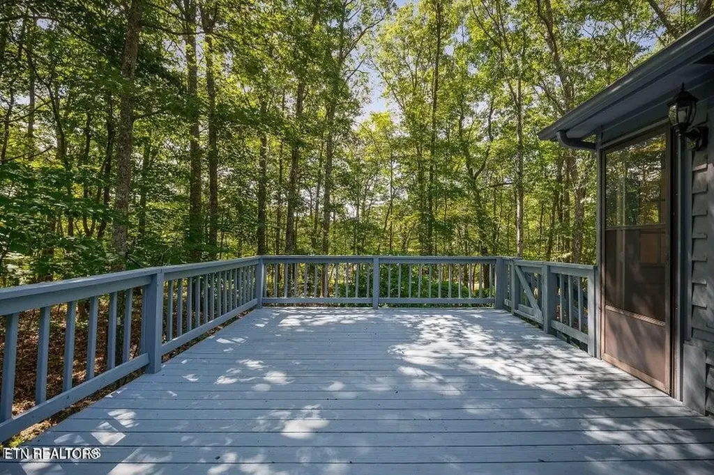 334 Lakeview Drive Crossville TN 38558
